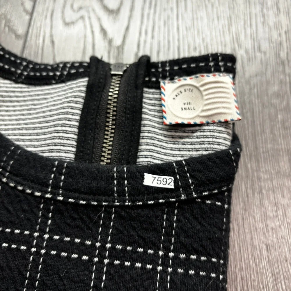 Anthropologie 9-H15 Black White Grid Windowpane Textured Short Sleeve Zipper Top - Picture 9 of 9